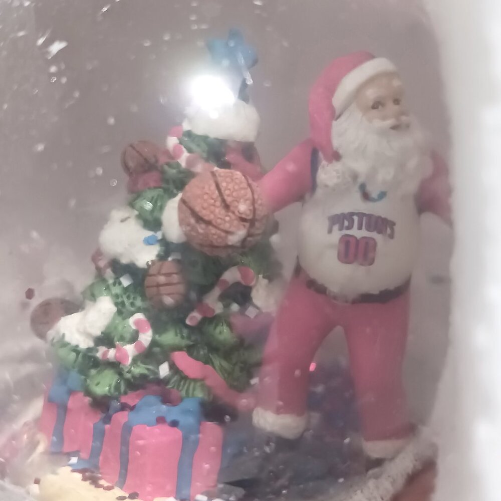NBA Detroit Pistons Forever Collectibles Santa Water Globe